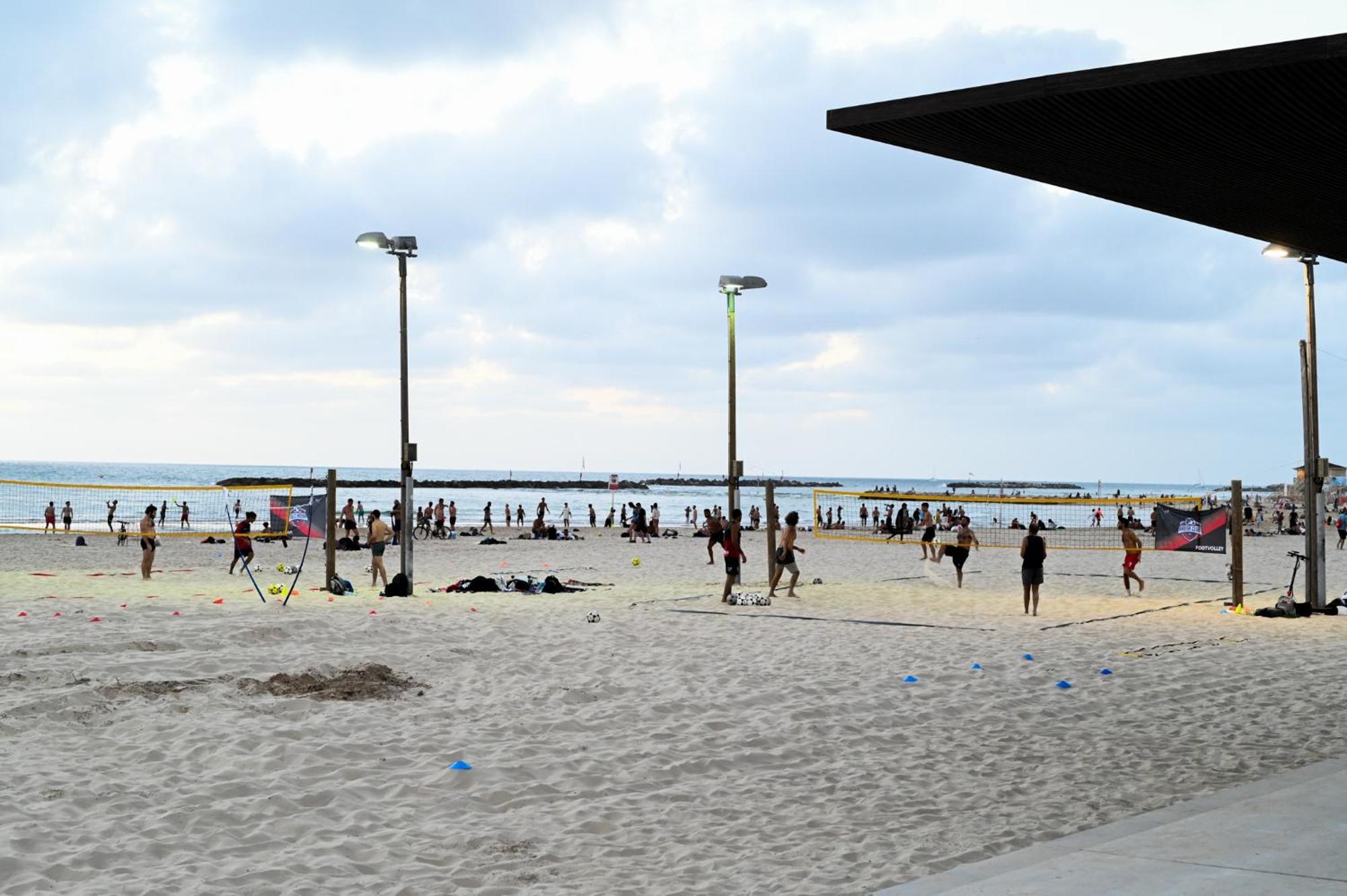 Wom Beach Pod Hotel - A Member Of Brown Hotels 텔아비브 외부 사진